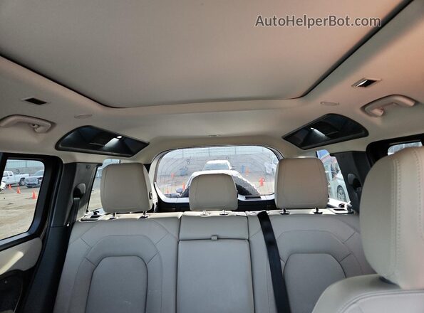 SALEJ7EX7R2340726 2024 LAND ROVER DEFENDER Коричневый Вид задних сидений