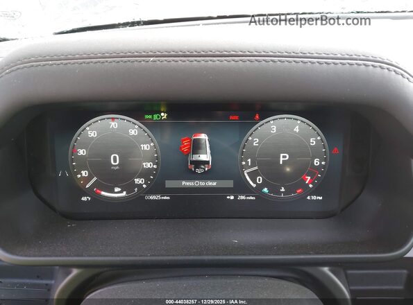 SALEJFFU5R2338455 2024 LAND ROVER DEFENDER Black Vista de los asientos traseros