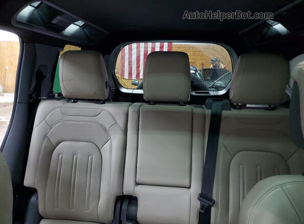 SALEWERU2N2102959 2022 LAND ROVER DEFENDER Gray Vista de los asientos traseros