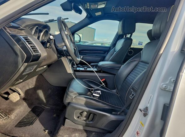 SALRHBBV6HA040361 2017 LAND ROVER DISCOVERY White Widok wnętrza z przodu