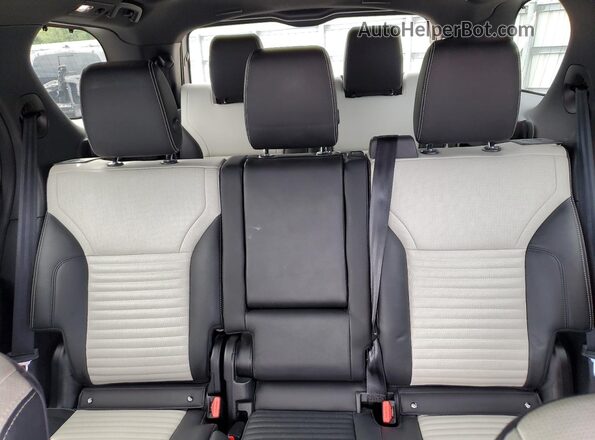 SALRT2RX9M2450694 2021 LAND ROVER DISCOVERY Gray Rear seats view
