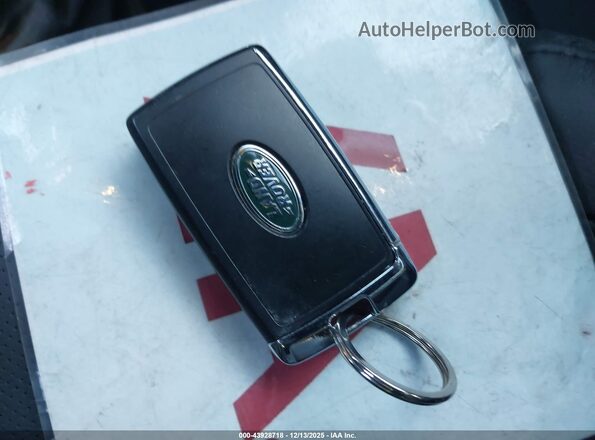 SALYL2EX9TA819902 2026 LAND ROVER RANGE ROVER VELAR Gray Widok deski rozdzielczej