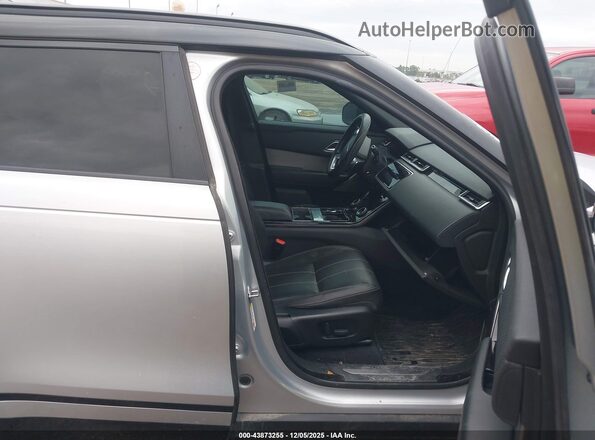 SALYL2FV7KA208942 2019 LAND ROVER RANGE ROVER VELAR Серебряный Вид салона спереди