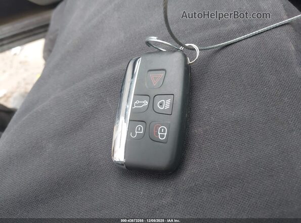 SALYL2FV7KA208942 2019 LAND ROVER RANGE ROVER VELAR Серебряный Вид панели приборов