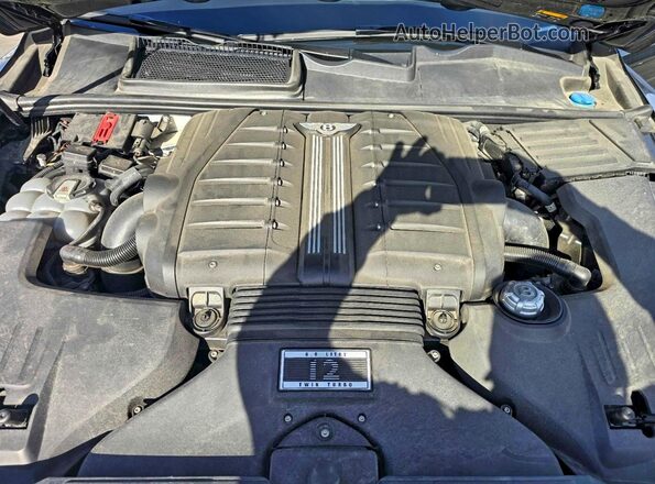 SJAAC2ZV6HC015703 2017 BENTLEY BENTAYGA Черный Вид салона спереди