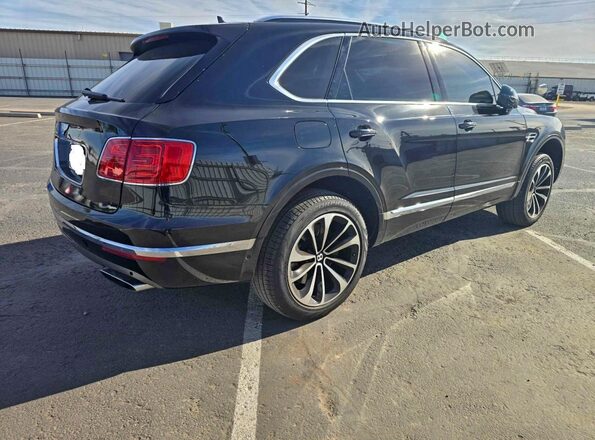 SJAAC2ZV6HC015703 2017 BENTLEY BENTAYGA Черный Передняя правая четверть