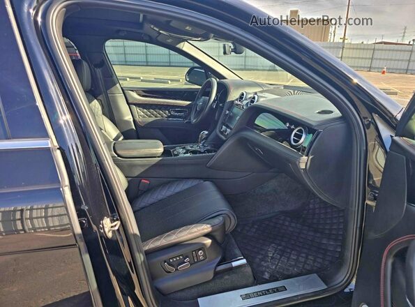 SJAAC2ZV6HC015703 2017 BENTLEY BENTAYGA Черный Вид спереди