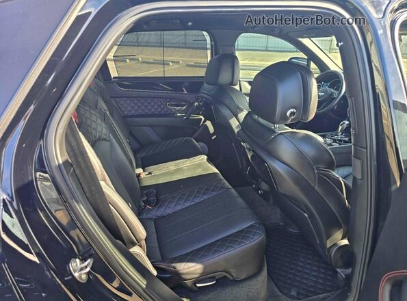 SJAAC2ZV6HC015703 2017 BENTLEY BENTAYGA Черный Вид сзади