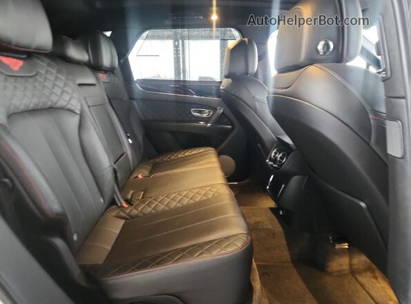 SJAAC2ZV8HC014147 2017 BENTLEY BENTAYGA Белый Вид задней части салона