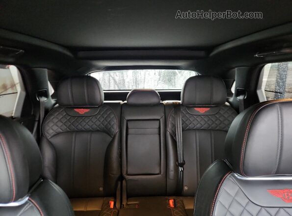 SJAAC2ZV8HC014147 2017 BENTLEY BENTAYGA Белый Вид задних сидений