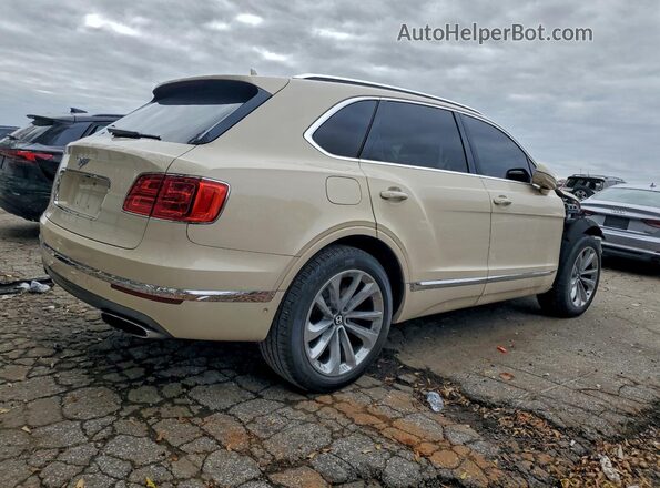 SJAAC2ZV9HC013752 2017 BENTLEY BENTAYGA Кремовый Задняя правая четверть