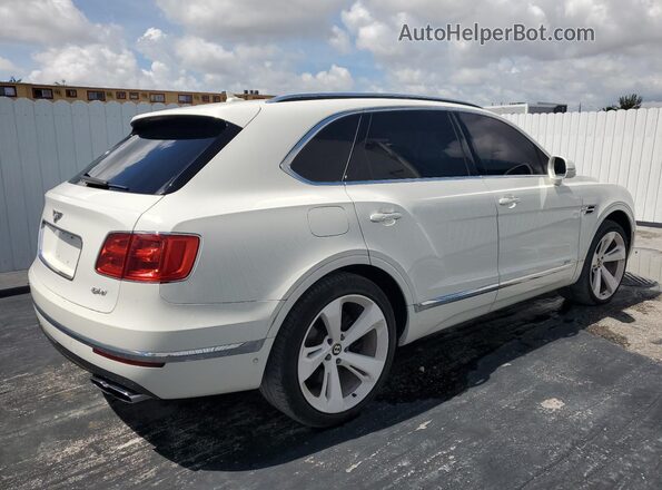 SJAAJ2ZV4LC027640 2020 BENTLEY BENTAYGA Белый Задняя правая четверть