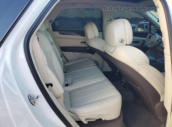 SJAAJ2ZV4LC027640 2020 BENTLEY BENTAYGA Белый Вид задних сидений