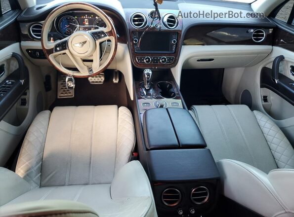 SJAAJ2ZV4LC027640 2020 BENTLEY BENTAYGA Белый Вид панели приборов