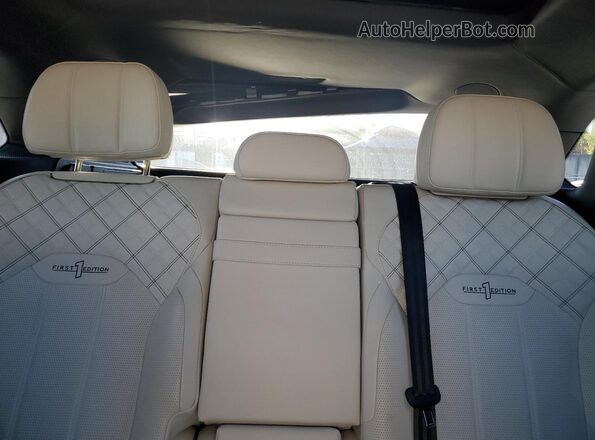 SJAAM2ZV3MC032885 2021 BENTLEY BENTAYGA White Vista de los asientos traseros
