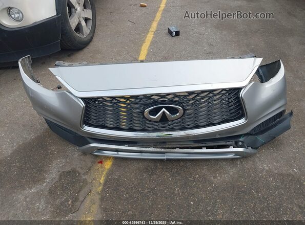 SJKCH5CRXHA023656 2017 INFINITI QX30 Silver 