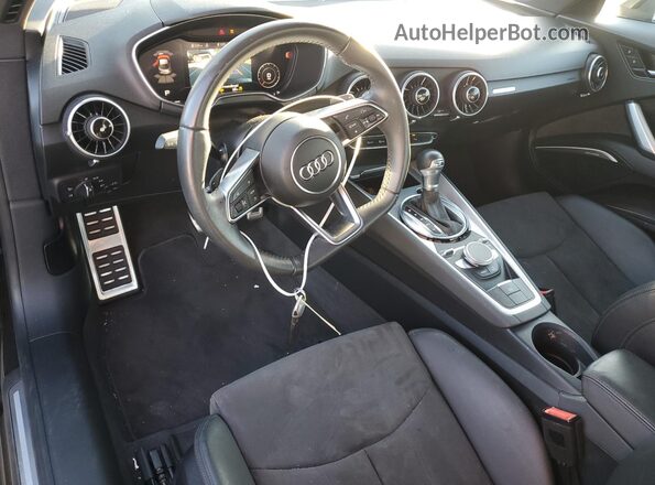 TRUAEAFV9K1005019 2019 AUDI TT Black Dashboard view