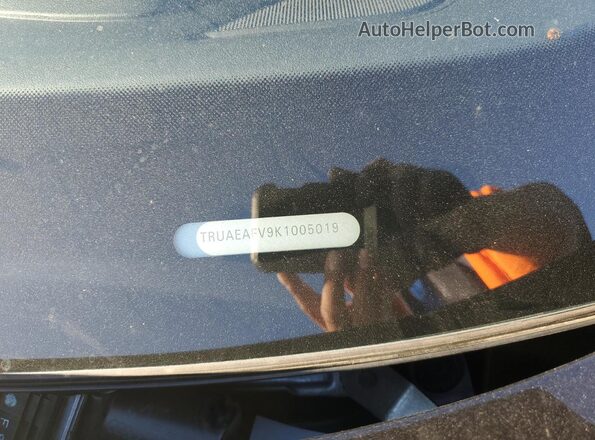 TRUAEAFV9K1005019 2019 AUDI TT Black Engine compartment view