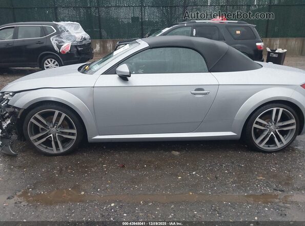 TRUT5CFVXH1003373 2017 AUDI TT Silver 360 interior view