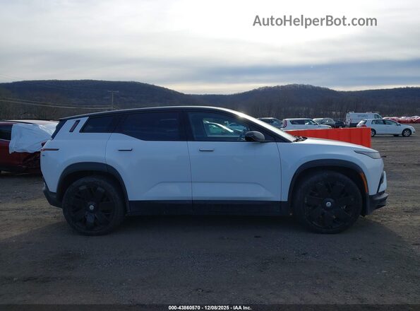 VCF1ZBU24PG004197 2023 FISKER OCEAN White Սալոնի հետևի տեսք