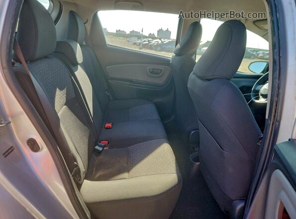 VNKKTUD30HA073359 2017 TOYOTA YARIS Silver Vista de los asientos traseros