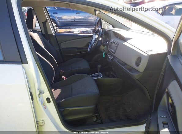 VNKKTUD30HA077895 2017 TOYOTA YARIS White Սալոնի դիմացի տեսք