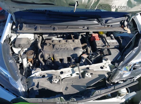 VNKKTUD30HA077895 2017 TOYOTA YARIS White Հետևի տեսք