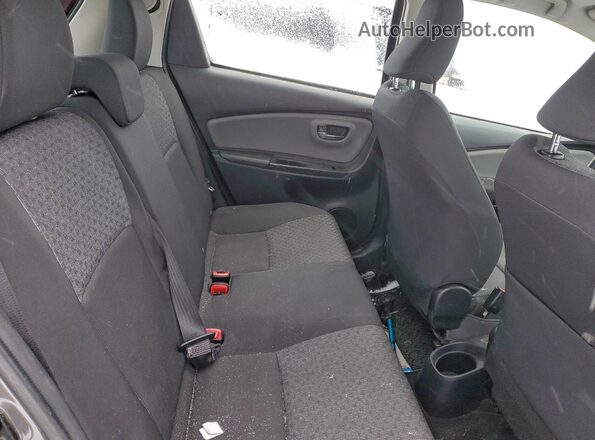 VNKKTUD32GA062121 2016 TOYOTA YARIS Charcoal Вид задніх сидінь