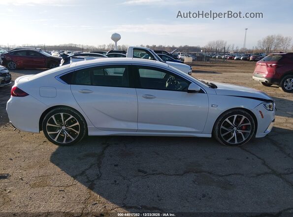 W04GS6SS9L1003658 2020 BUICK REGAL White Rear interior view