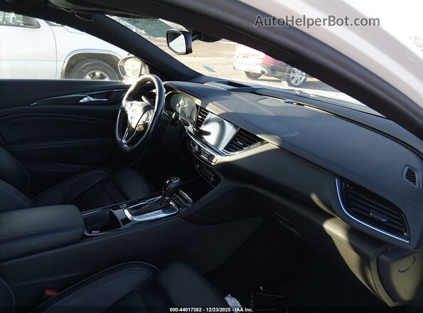 W04GS6SS9L1003658 2020 BUICK REGAL White Front interior view