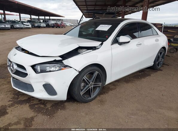 W1K3G4EB0MJ304364 2021 MERCEDES-BENZ A 220 White წინა მარცხენა ხედი სამი მეოთხედიდან