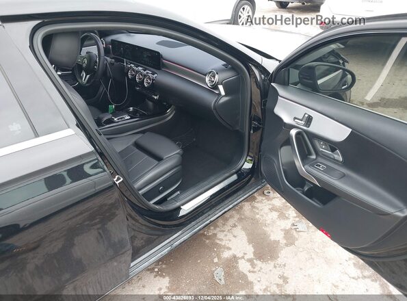 W1K3G4EB7LJ236031 2020 MERCEDES-BENZ A 220 Black წინა სალონის ხედი