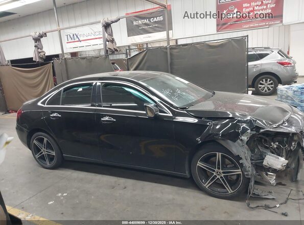 W1K3G4EB7NJ352736 2022 MERCEDES-BENZ A 220 Черный Панорамный вид салона 360°