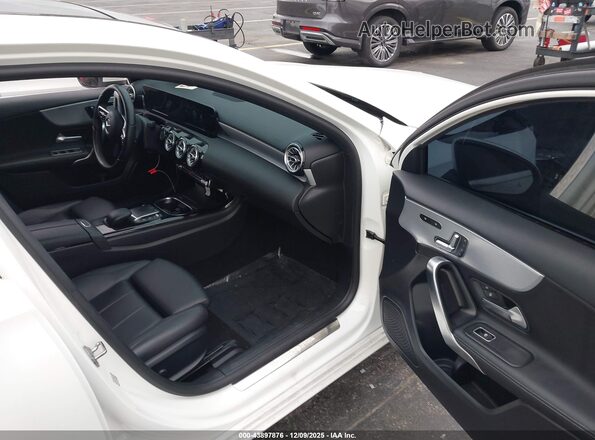 W1K3G4EB8MJ296949 2021 MERCEDES-BENZ A 220 White Vista interior delantera