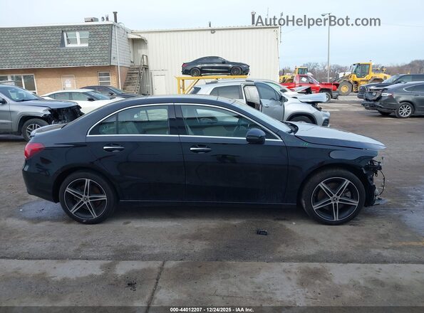 W1K3G4FB0NJ373345 2022 MERCEDES-BENZ A 220 Black Вид задньої частини салону