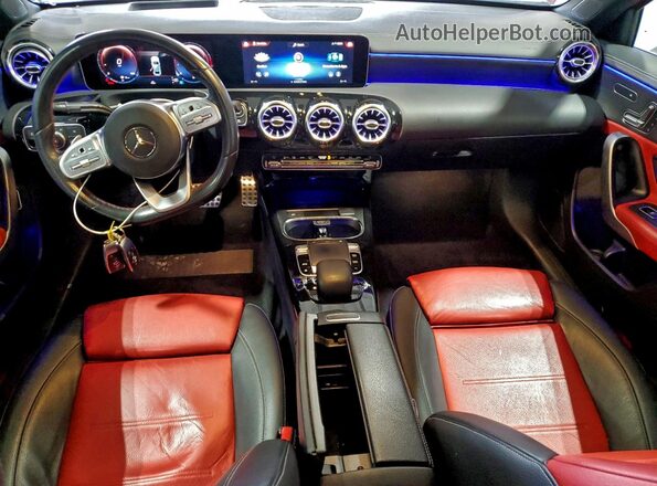 W1K3G4FB2LW044338 2020 MERCEDES-BENZ A Red Вид панелі приладів