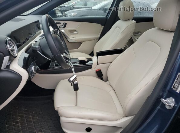 W1K3G4FB5MJ286166 2021 MERCEDES-BENZ A Blue Widok wnętrza z przodu
