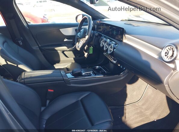 W1K3G4FBXMJ279469 2021 MERCEDES-BENZ A 220 Gray Vista interior delantera
