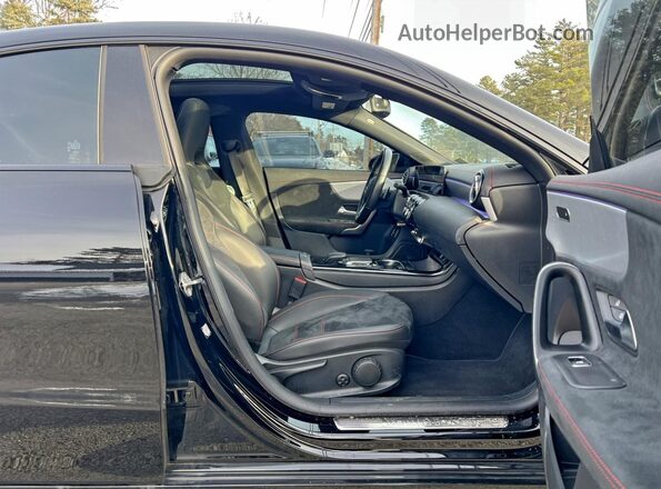 W1K5J4HB4NN299072 2022 MERCEDES-BENZ CLA-CLASS Черный Вид спереди