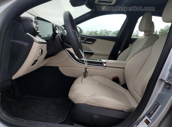 W1KAF4HB4PR137065 2023 MERCEDES-BENZ C Серебряный Вид салона спереди
