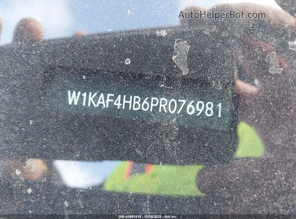 W1KAF4HB6PR076981 2023 MERCEDES-BENZ C-CLASS Черный 