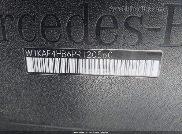 W1KAF4HB6PR120560 2023 MERCEDES-BENZ C-CLASS Gray ხელსაწყოთა პანელის ხედი