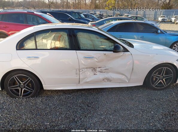 W1KAF4HB7NR067641 2022 MERCEDES-BENZ C-CLASS Белый 