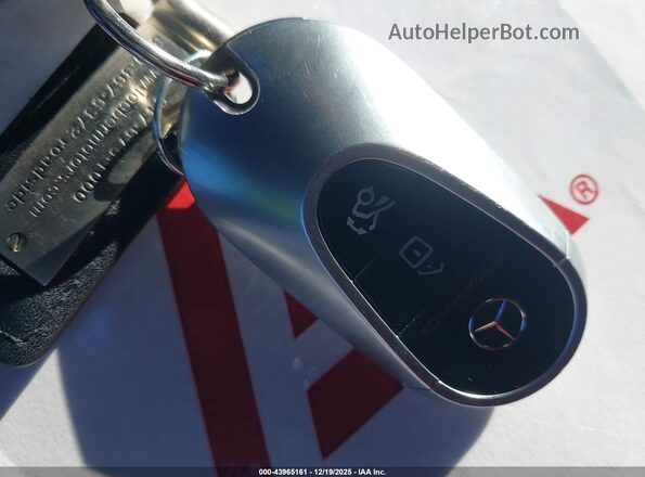 W1KAF8HB3RR201932 2024 MERCEDES-BENZ AMG C 43 White Vista del salpicadero