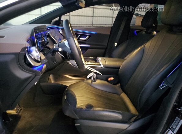 W1KEG2CB0PF032258 2023 MERCEDES-BENZ EQE Green Vista interior delantera