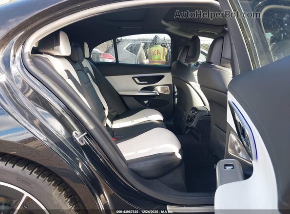 W1KLF6DB4SA147970 2025 MERCEDES-BENZ AMG Black VIN კოდის სტიკერის ხედი