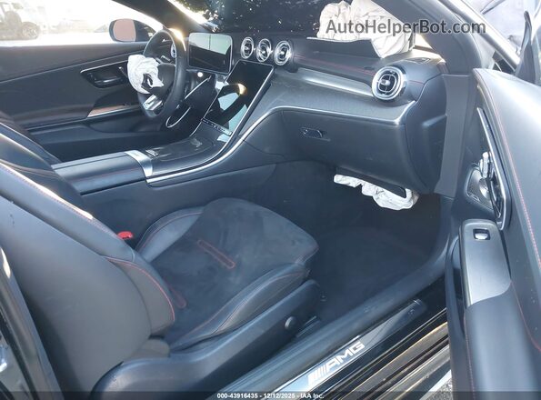 W1KMJ6CB8SF054702 2025 MERCEDES-BENZ AMG CLE 53 Black Widok wnętrza z przodu