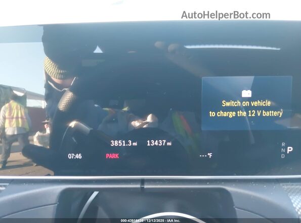 W1KMJ6CB8SF054702 2025 MERCEDES-BENZ AMG CLE 53 Black Widok tylnych siedzeń