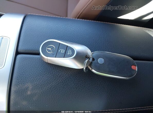 W1KMK4HB2SF047688 2025 MERCEDES-BENZ CLE 300 Silver Dashboard view