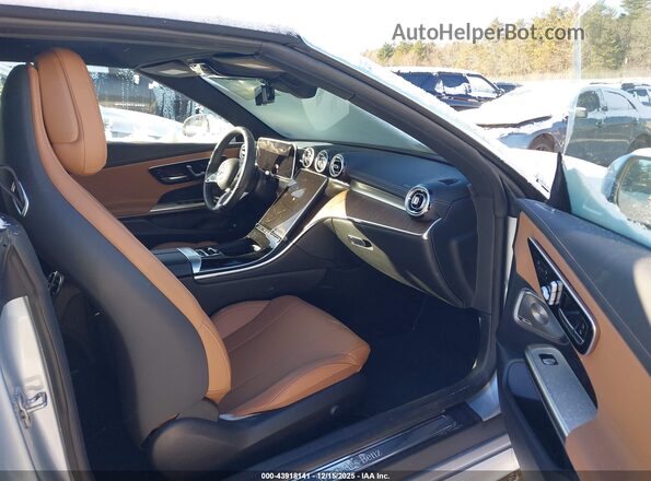 W1KMK4HB2SF047688 2025 MERCEDES-BENZ CLE 300 Silver Front interior view